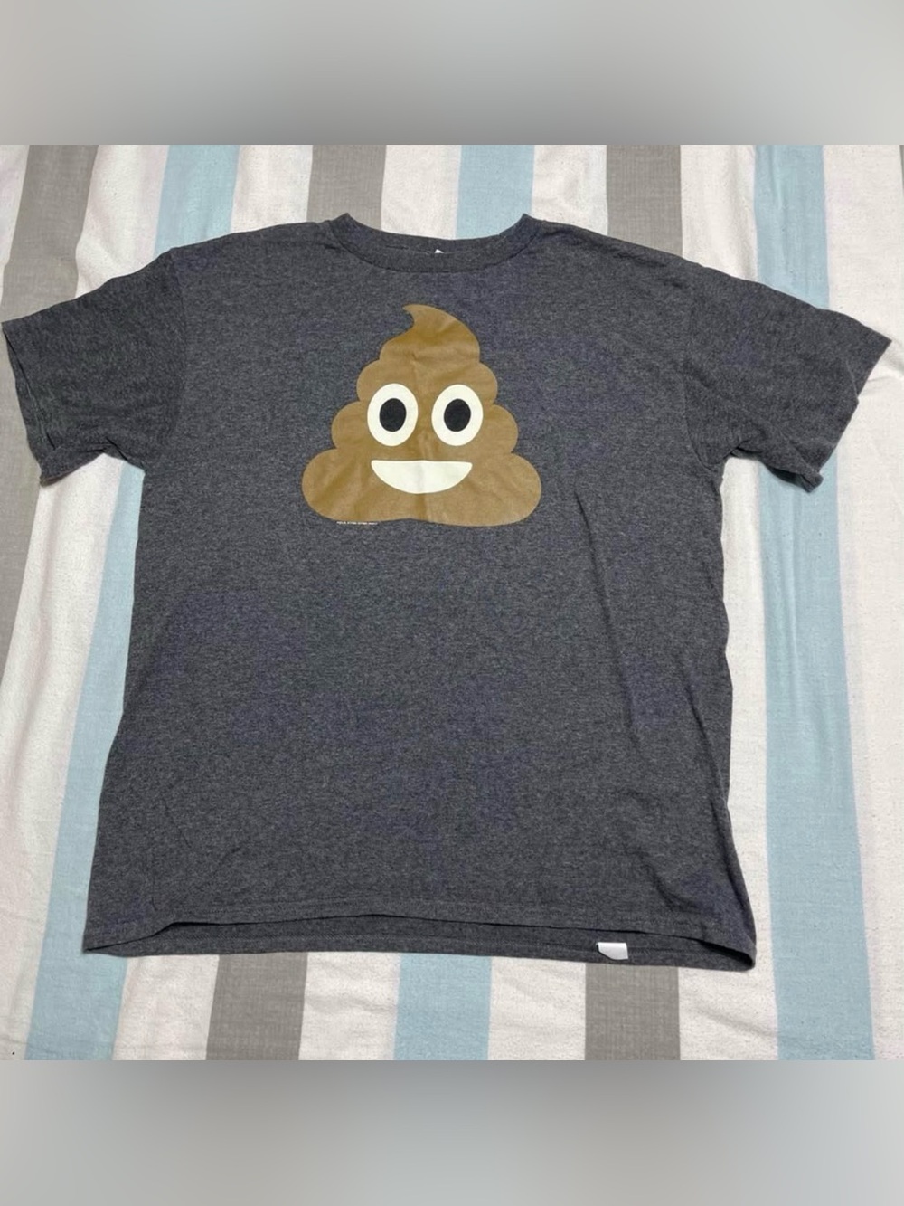 Unisex Kids Large Gray Emoji Poo Graphic Tee